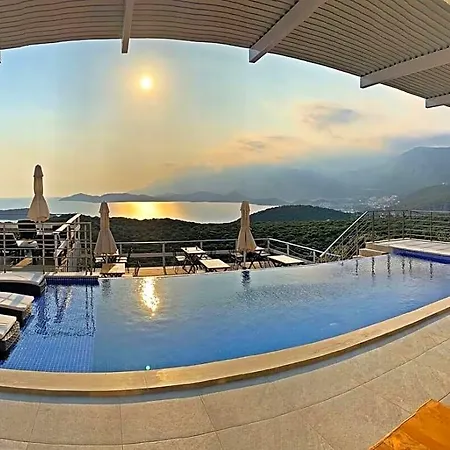 Stonehillkas Szálloda 3*