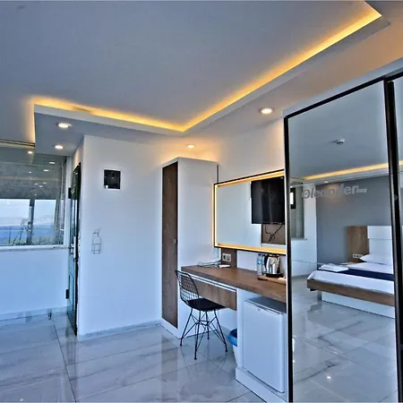 Stonehillkas Hotell 3*